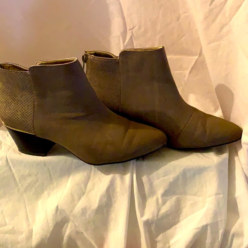 Jennifer Lopez Booties size 7 1/2 medium